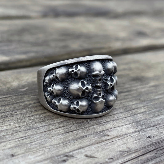 Gothic Totenkopfring (Silber)