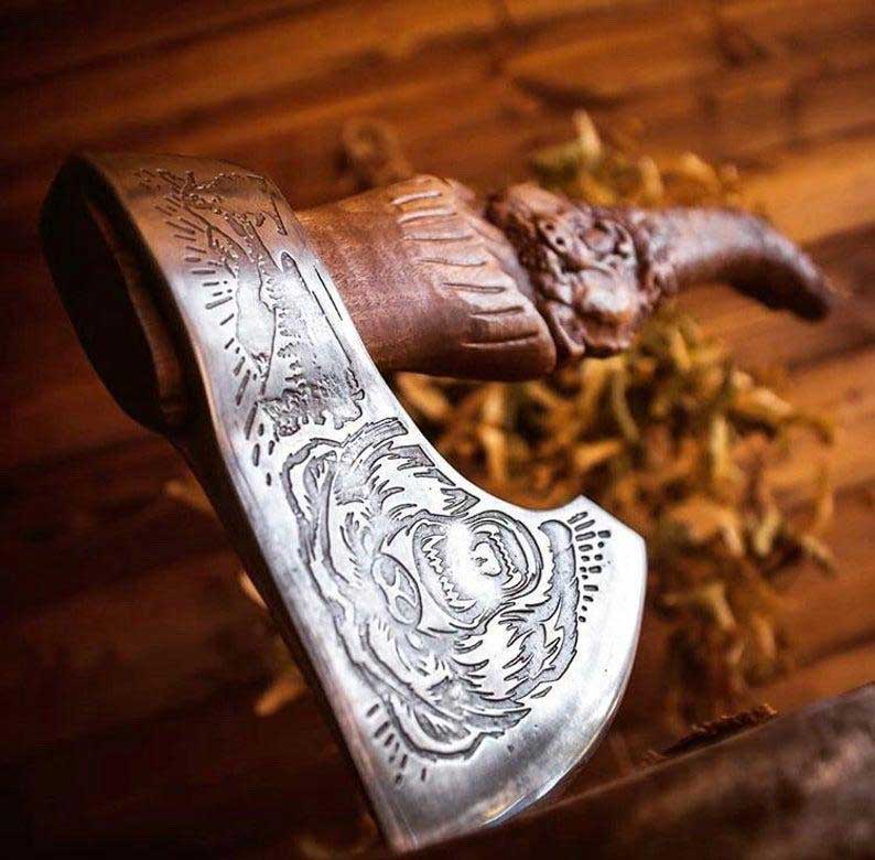 Hache Viking Ours