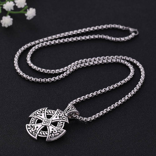 chaine viking croix celtique fond
