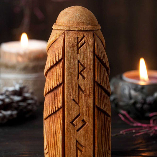 Statuette en bois Freyja de dos