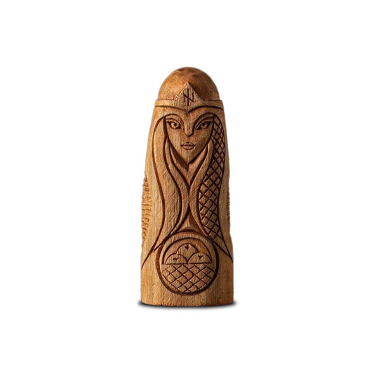 Statuette Viking en bois Idunn